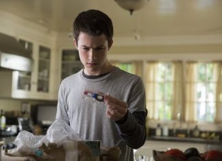 Revelados novos detalhes sobre a 2ª temporada de “13 Reasons Why” Revelados novos detalhes sobre a 2ª temporada de 13 Reasons Whyy