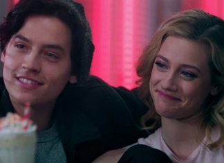 Riverdale | Os momentos marcantes de Lili Reinhart e Cole Sprouse dentro e fora da série Lili Reinhart e Cole Sprouse
