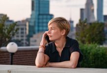 Veja o trailer de “Depois do Casamento”, com Julianne Moore e Michelle Williams