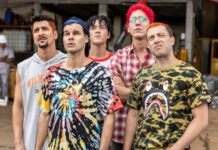 O domingo começou nostálgico na Comic Con Experience com o painel de “Mamonas Assassinas”