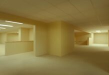 Confira o teaser sinistro de “Backrooms”, novo terror da A24