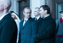 “O Mago do Kremlin”: thriller político com Jude Law e Paul Dano ganha trailer